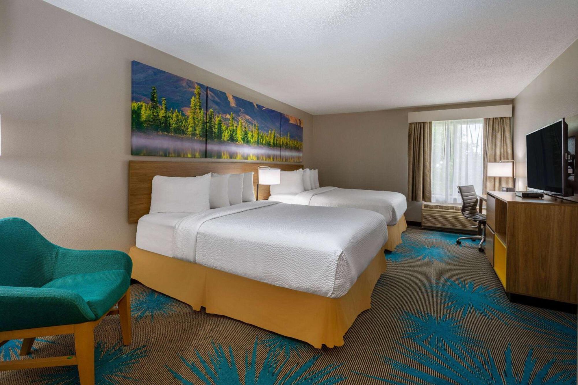 Days Inn & Suites By Wyndham Denver International Airport מראה חיצוני תמונה