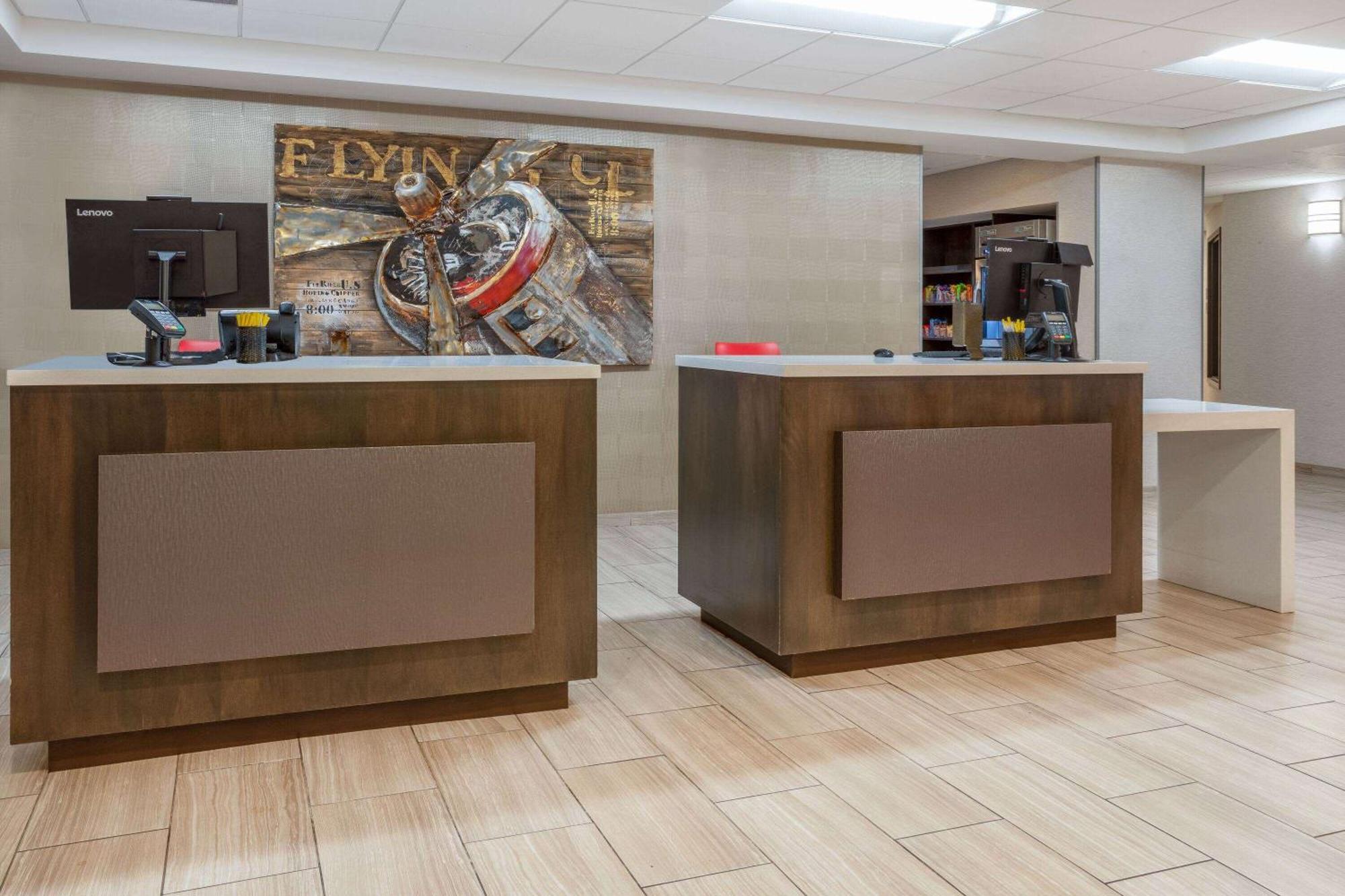 Days Inn & Suites By Wyndham Denver International Airport מראה חיצוני תמונה