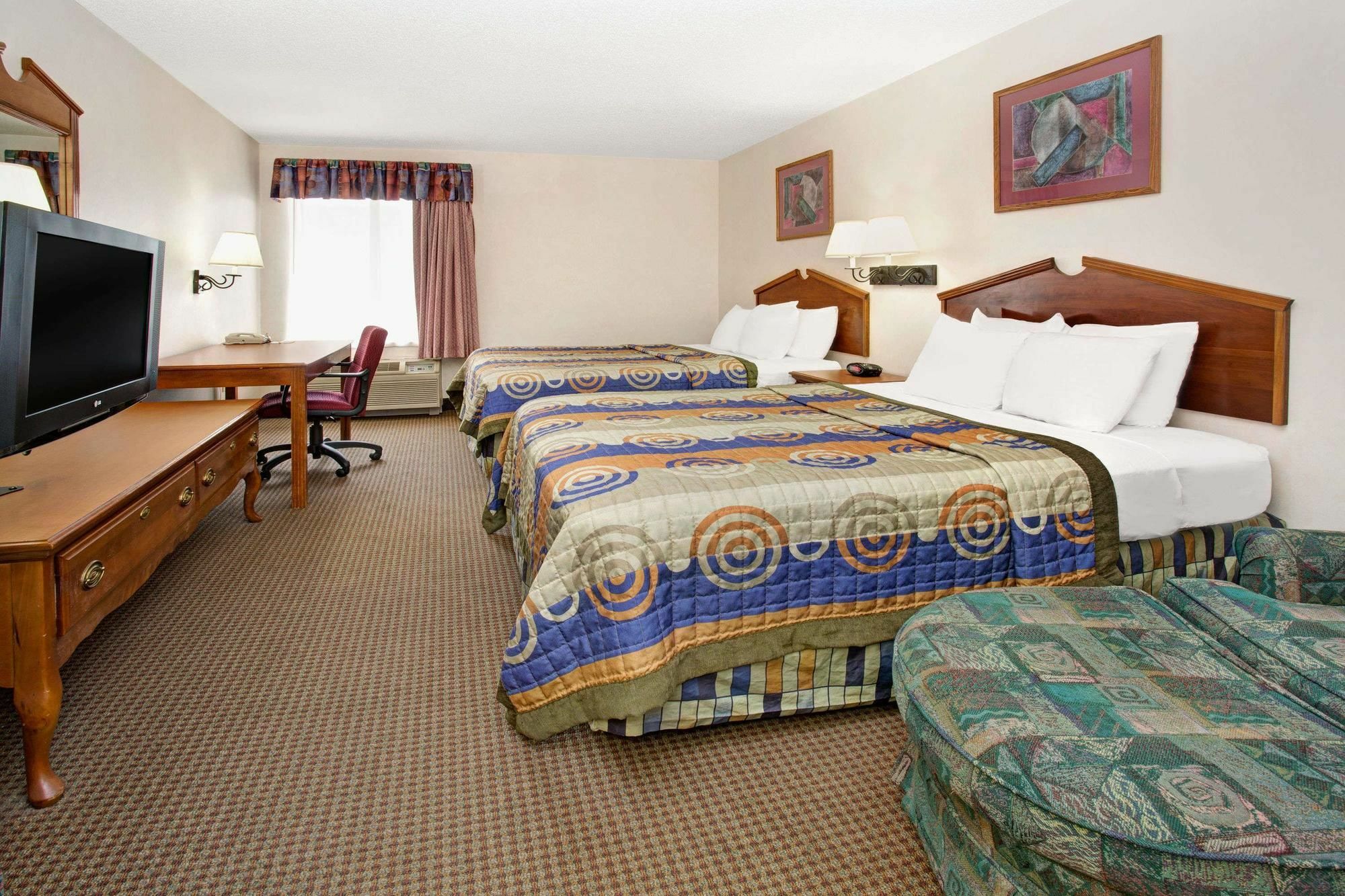 Days Inn & Suites By Wyndham Denver International Airport מראה חיצוני תמונה