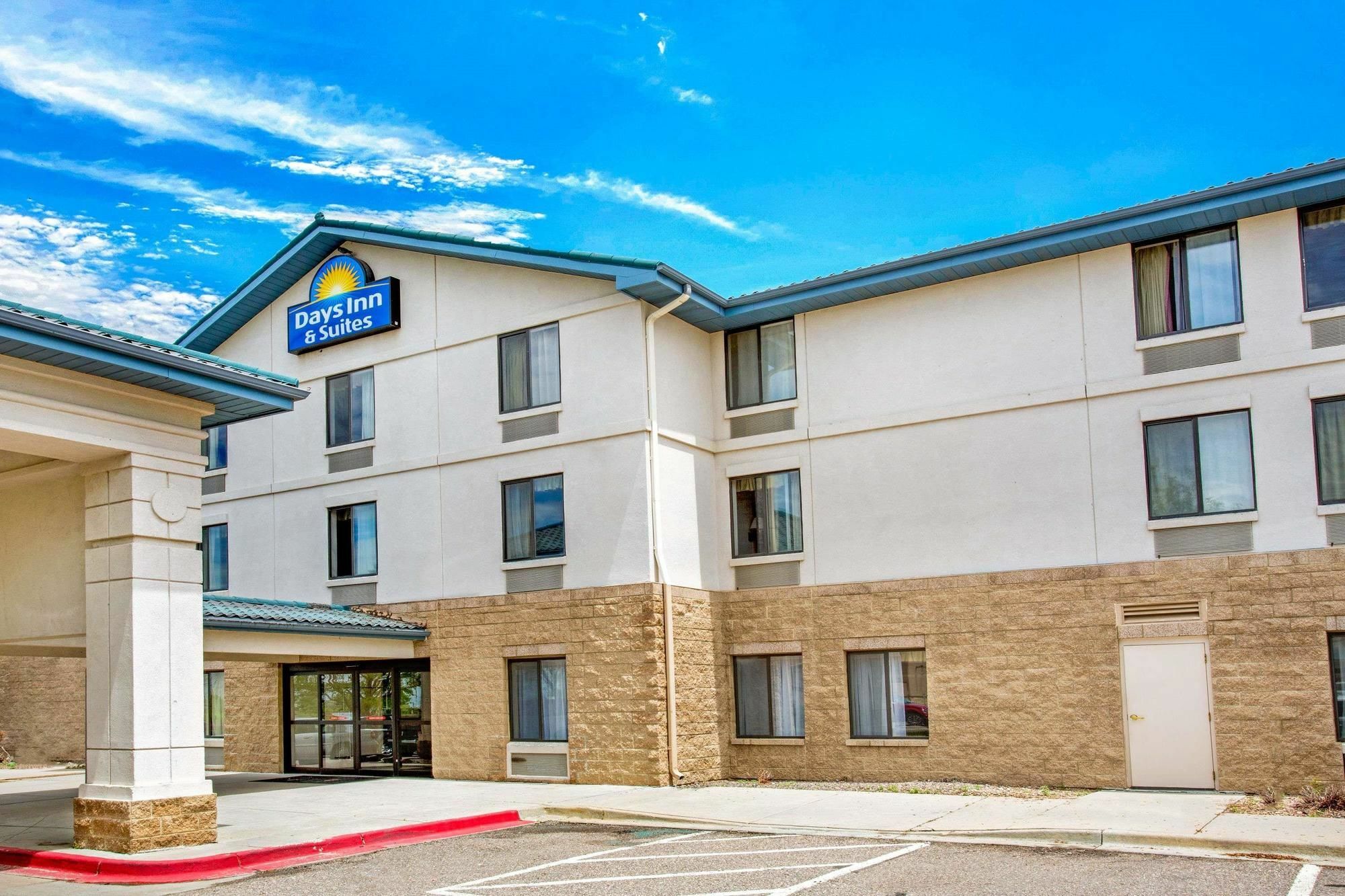 Days Inn & Suites By Wyndham Denver International Airport מראה חיצוני תמונה