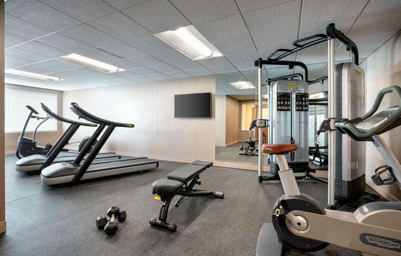 Days Inn & Suites By Wyndham Denver International Airport מראה חיצוני תמונה